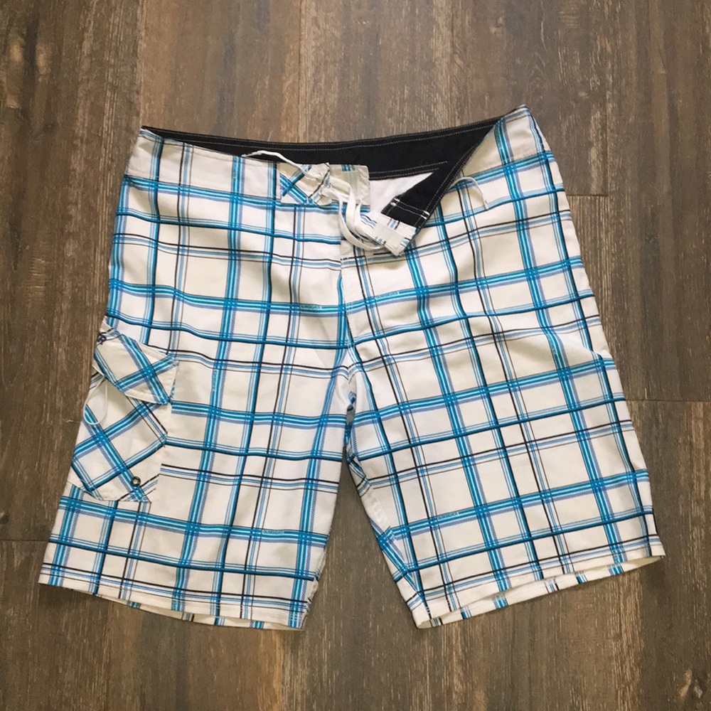 🛍HP🛍 Mens Quiksilver swimwear/ shorts